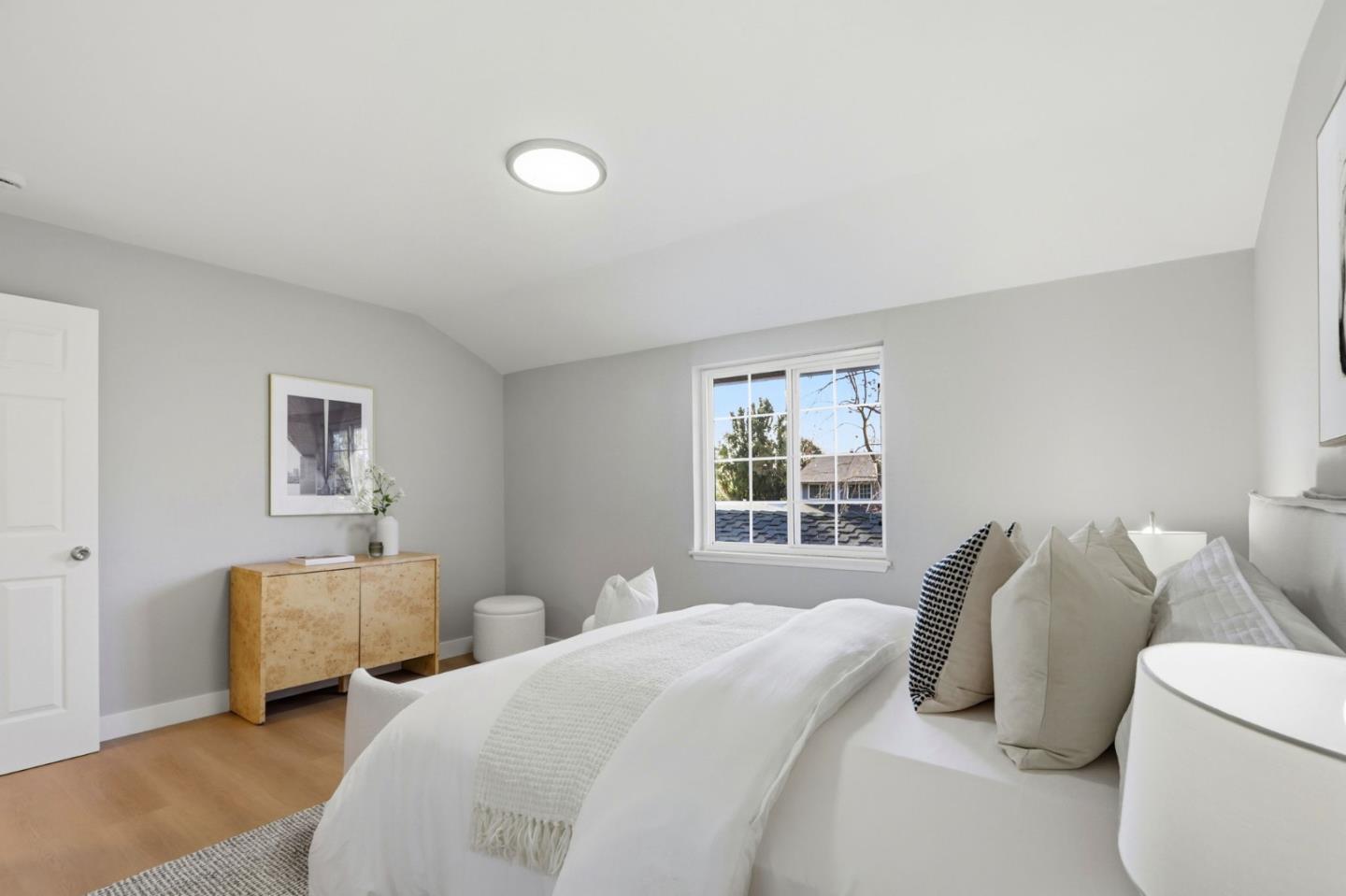 Detail Gallery Image 24 of 42 For 1078 Oaktree Dr, San Jose,  CA 95129 - 5 Beds | 2/1 Baths