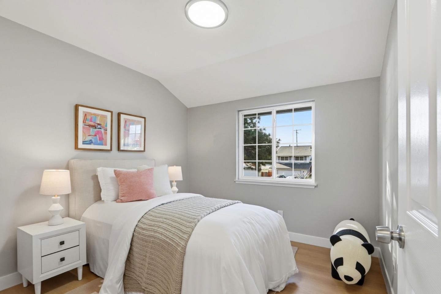 Detail Gallery Image 25 of 42 For 1078 Oaktree Dr, San Jose,  CA 95129 - 5 Beds | 2/1 Baths