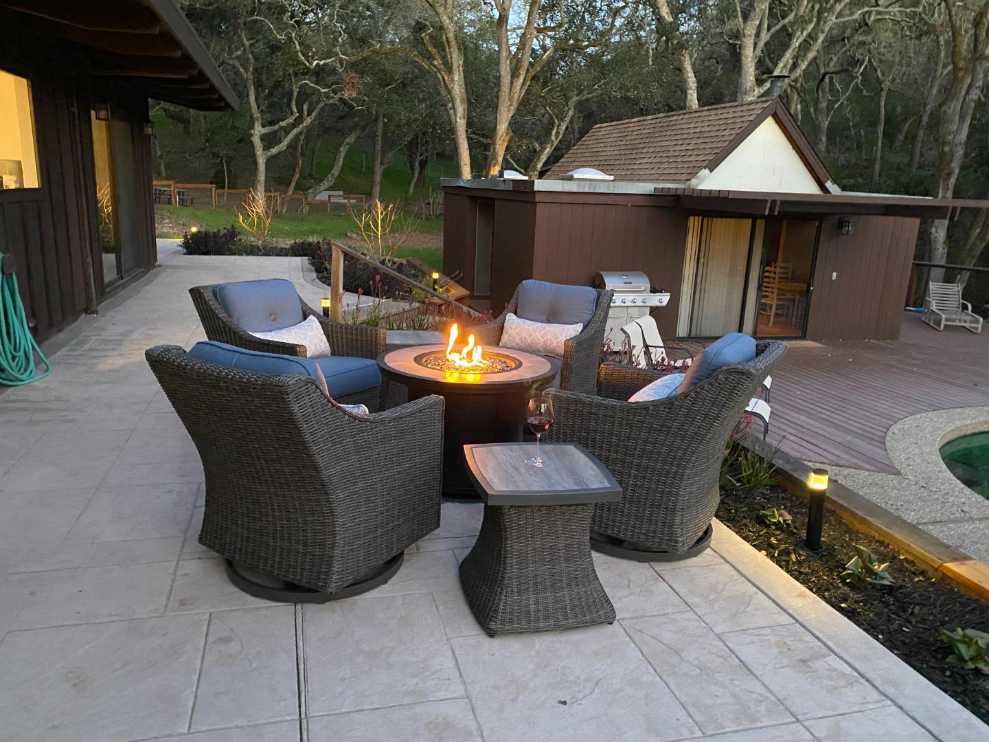 Detail Gallery Image 4 of 21 For 121 Degas Rd, Portola Valley,  CA 94028 - 3 Beds | 2/1 Baths