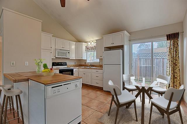 Detail Gallery Image 7 of 15 For 3332 Mission Dr, Santa Cruz,  CA 95065 - 2 Beds | 1 Baths