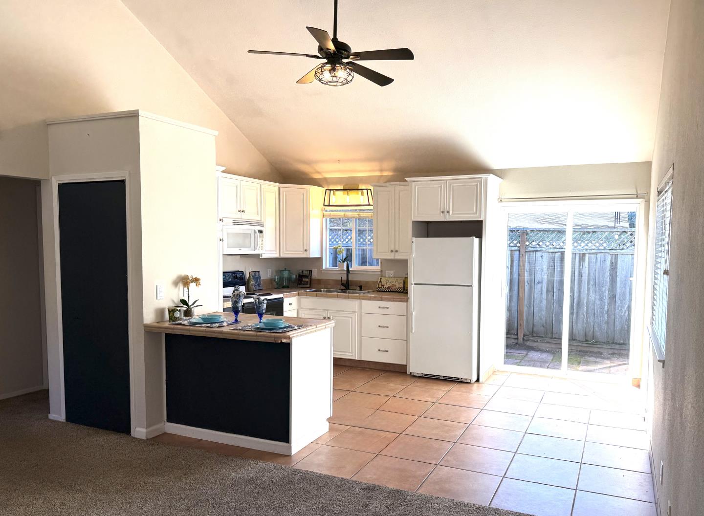 Detail Gallery Image 8 of 15 For 3332 Mission Dr, Santa Cruz,  CA 95065 - 2 Beds | 1 Baths