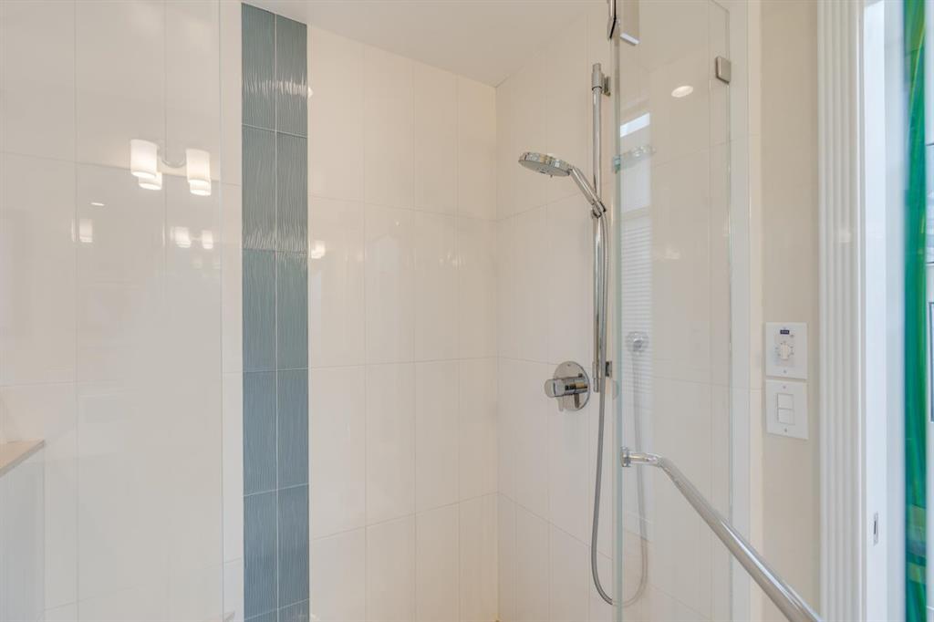 Detail Gallery Image 19 of 28 For 831 Bruce Dr, Palo Alto,  CA 94303 - 3 Beds | 2 Baths