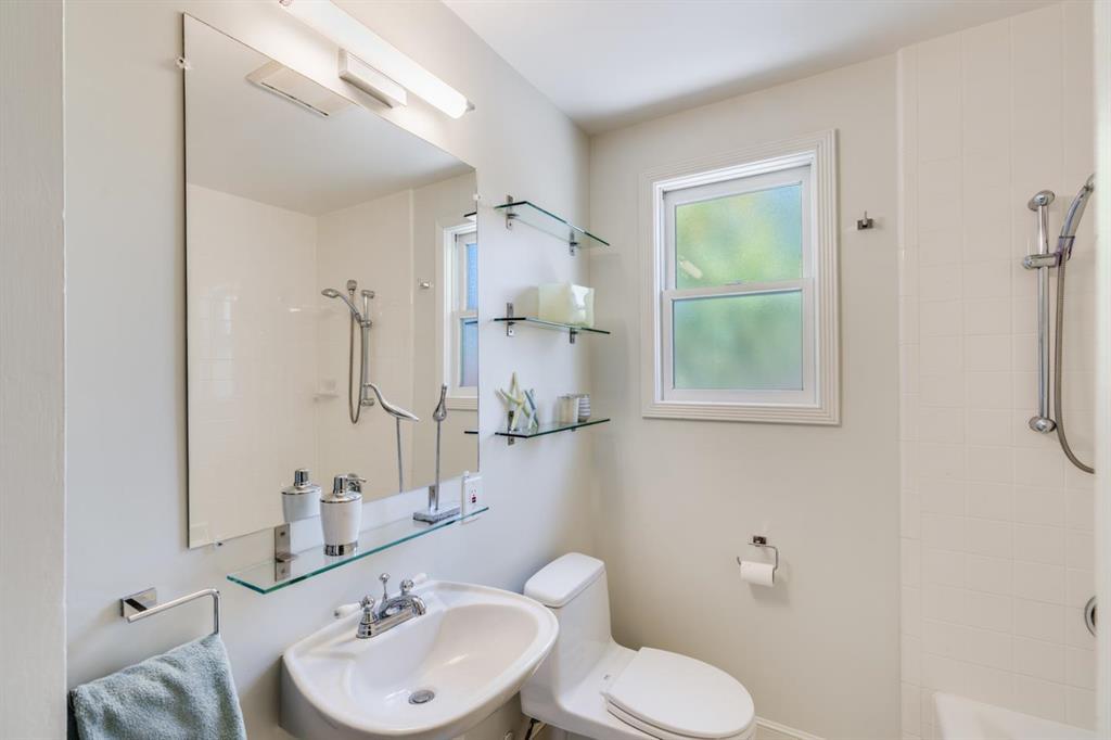 Detail Gallery Image 20 of 28 For 831 Bruce Dr, Palo Alto,  CA 94303 - 3 Beds | 2 Baths