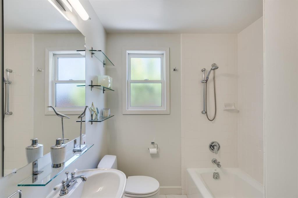 Detail Gallery Image 21 of 28 For 831 Bruce Dr, Palo Alto,  CA 94303 - 3 Beds | 2 Baths