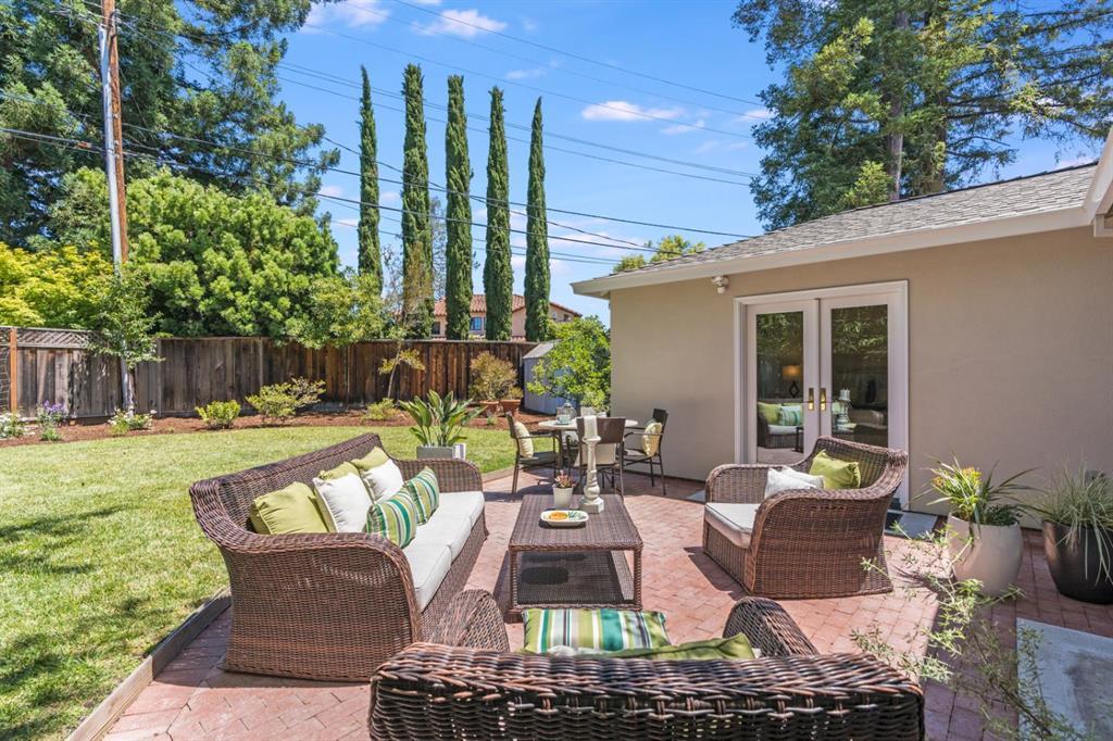 Detail Gallery Image 25 of 28 For 831 Bruce Dr, Palo Alto,  CA 94303 - 3 Beds | 2 Baths