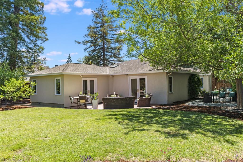 Detail Gallery Image 27 of 28 For 831 Bruce Dr, Palo Alto,  CA 94303 - 3 Beds | 2 Baths