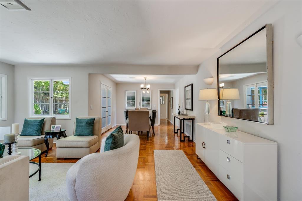 Detail Gallery Image 5 of 28 For 831 Bruce Dr, Palo Alto,  CA 94303 - 3 Beds | 2 Baths