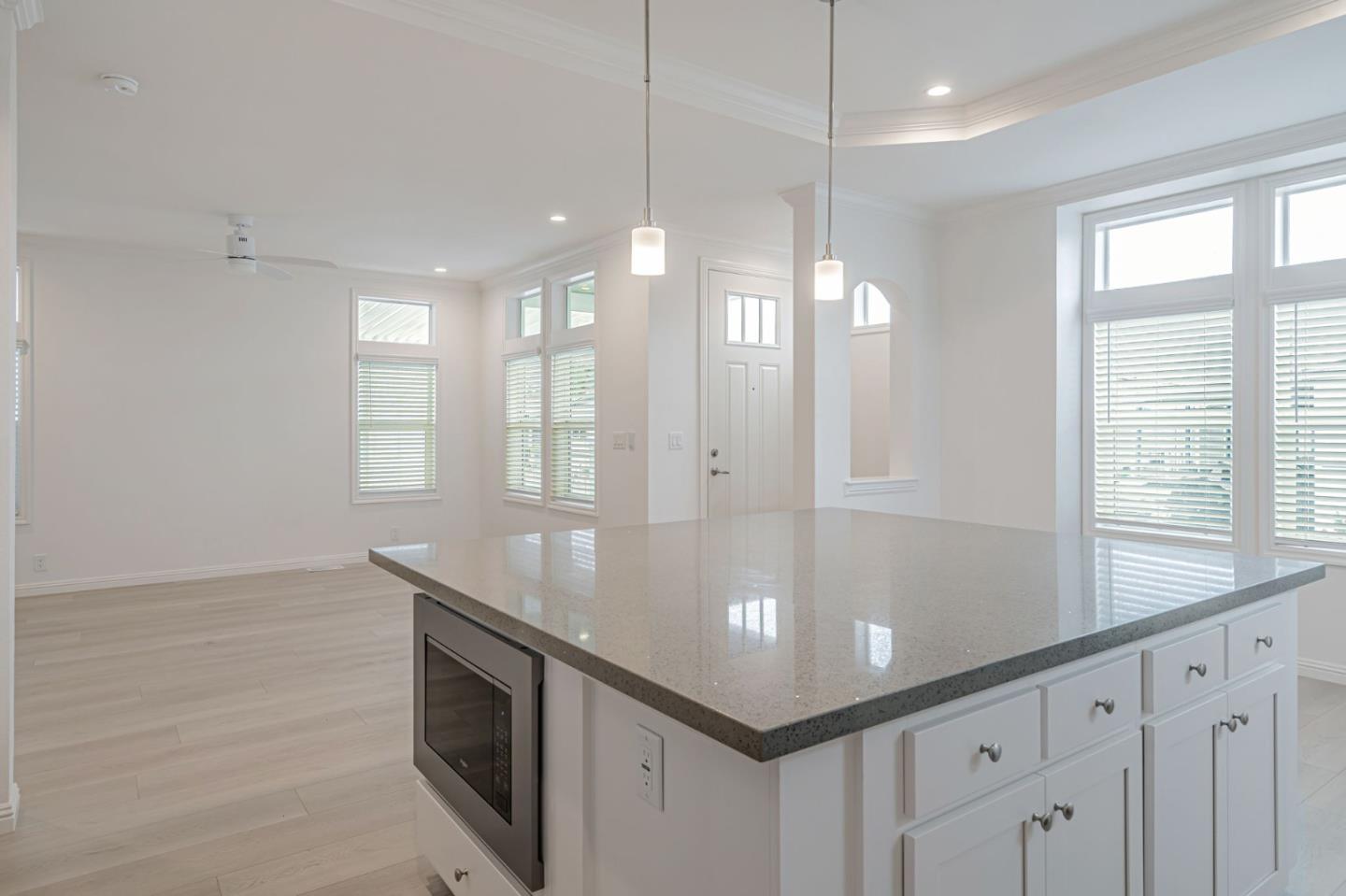 Detail Gallery Image 15 of 40 For 238 Chateau La Salle Dr #238,  San Jose,  CA 95111 - 3 Beds | 3 Baths