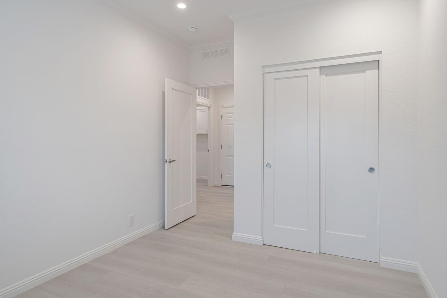 Detail Gallery Image 19 of 40 For 238 Chateau La Salle Dr #238,  San Jose,  CA 95111 - 3 Beds | 3 Baths