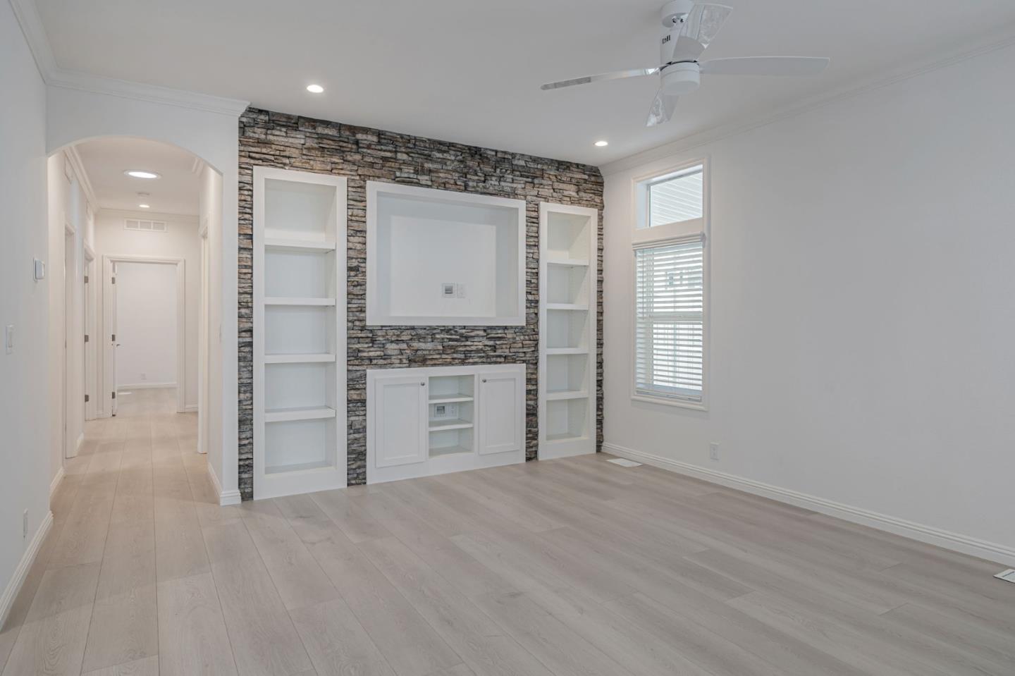 Detail Gallery Image 9 of 40 For 238 Chateau La Salle Dr #238,  San Jose,  CA 95111 - 3 Beds | 3 Baths