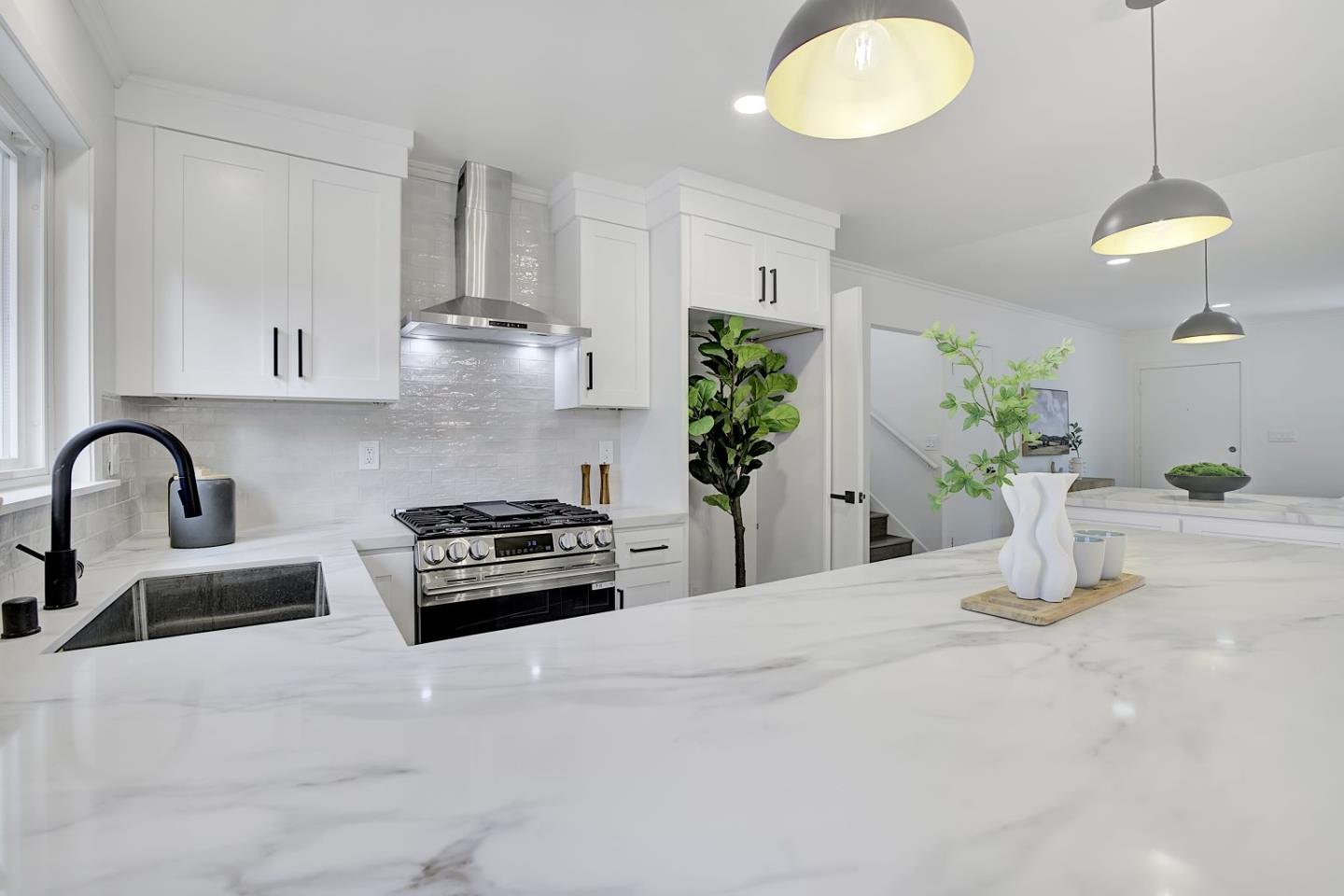 Detail Gallery Image 11 of 37 For 1605 Trollman Ave, San Mateo,  CA 94401 - 4 Beds | 2/1 Baths