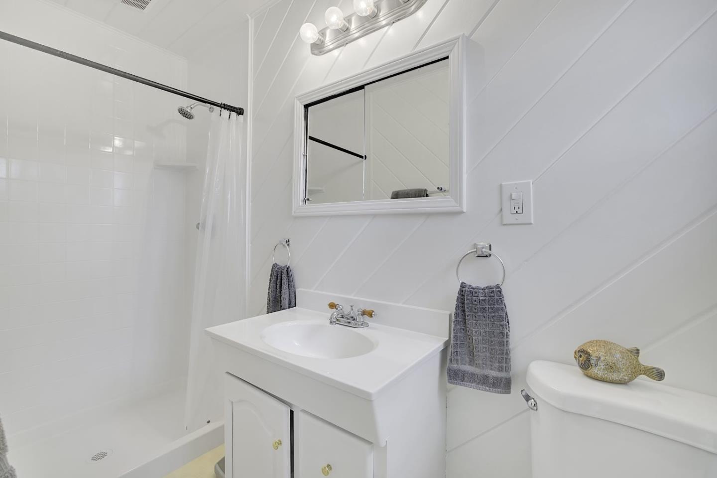 Detail Gallery Image 21 of 37 For 1605 Trollman Ave, San Mateo,  CA 94401 - 4 Beds | 2/1 Baths