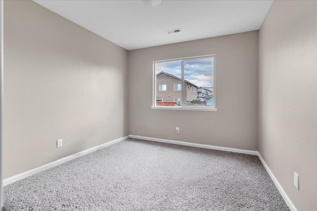 Detail Gallery Image 22 of 44 For 1218 Carmelo, Soledad,  CA 93960 - 6 Beds | 3 Baths