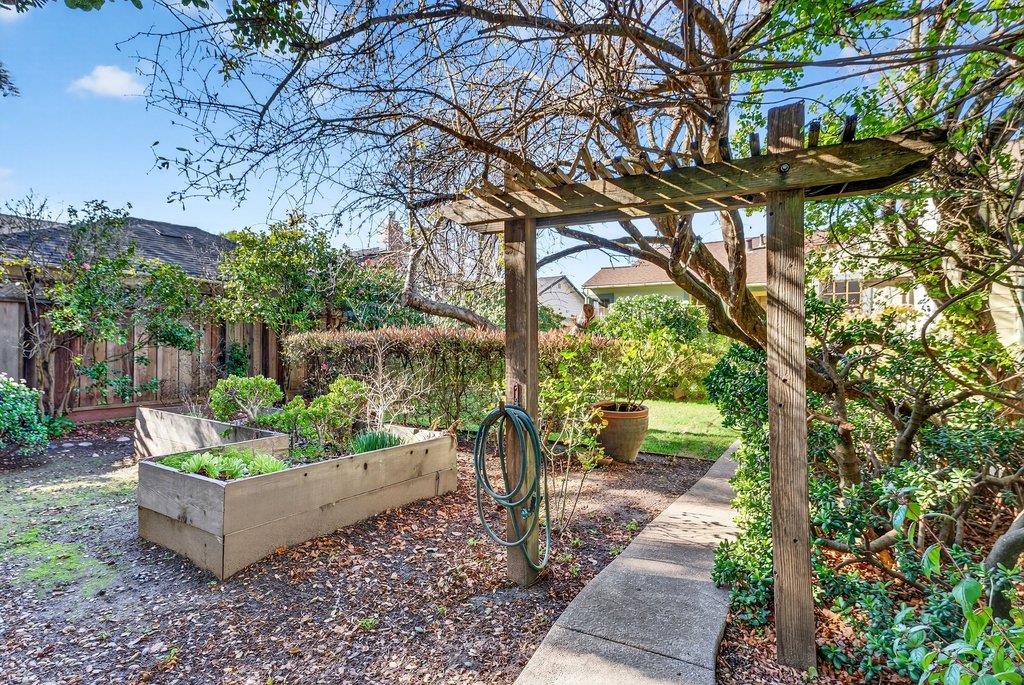 Detail Gallery Image 33 of 48 For 336 Dakota Ave, Santa Cruz,  CA 95060 - 2 Beds | 1 Baths