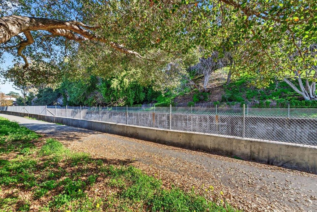 Detail Gallery Image 37 of 48 For 336 Dakota Ave, Santa Cruz,  CA 95060 - 2 Beds | 1 Baths