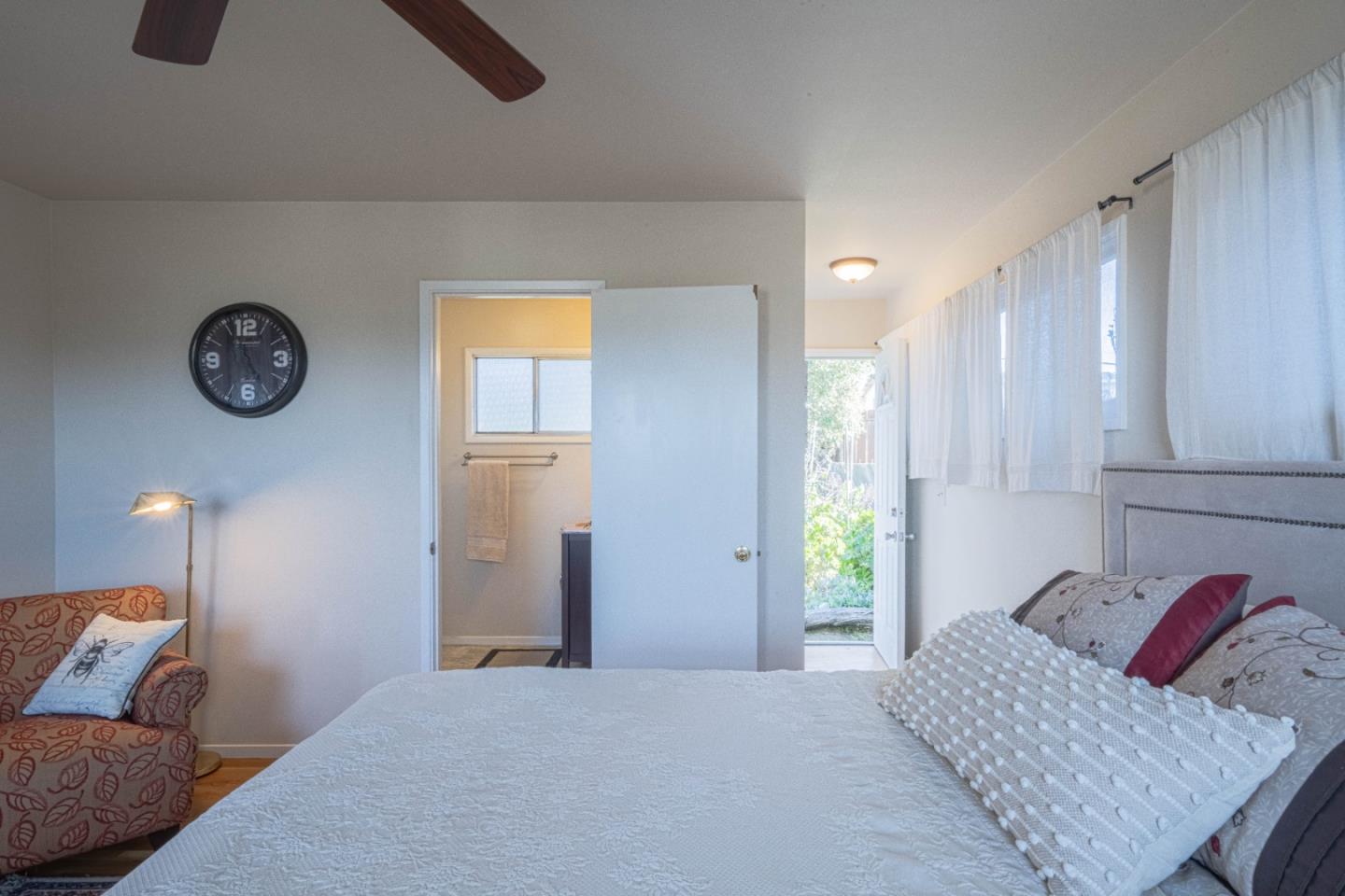 Detail Gallery Image 13 of 37 For 1960 Luzern St, Seaside,  CA 93955 - 3 Beds | 2 Baths