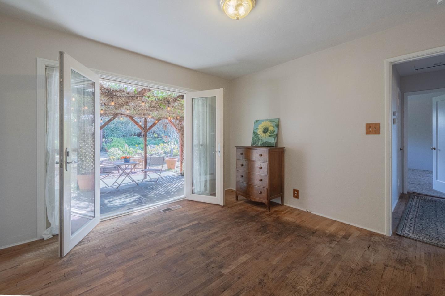 Detail Gallery Image 22 of 37 For 1960 Luzern St, Seaside,  CA 93955 - 3 Beds | 2 Baths