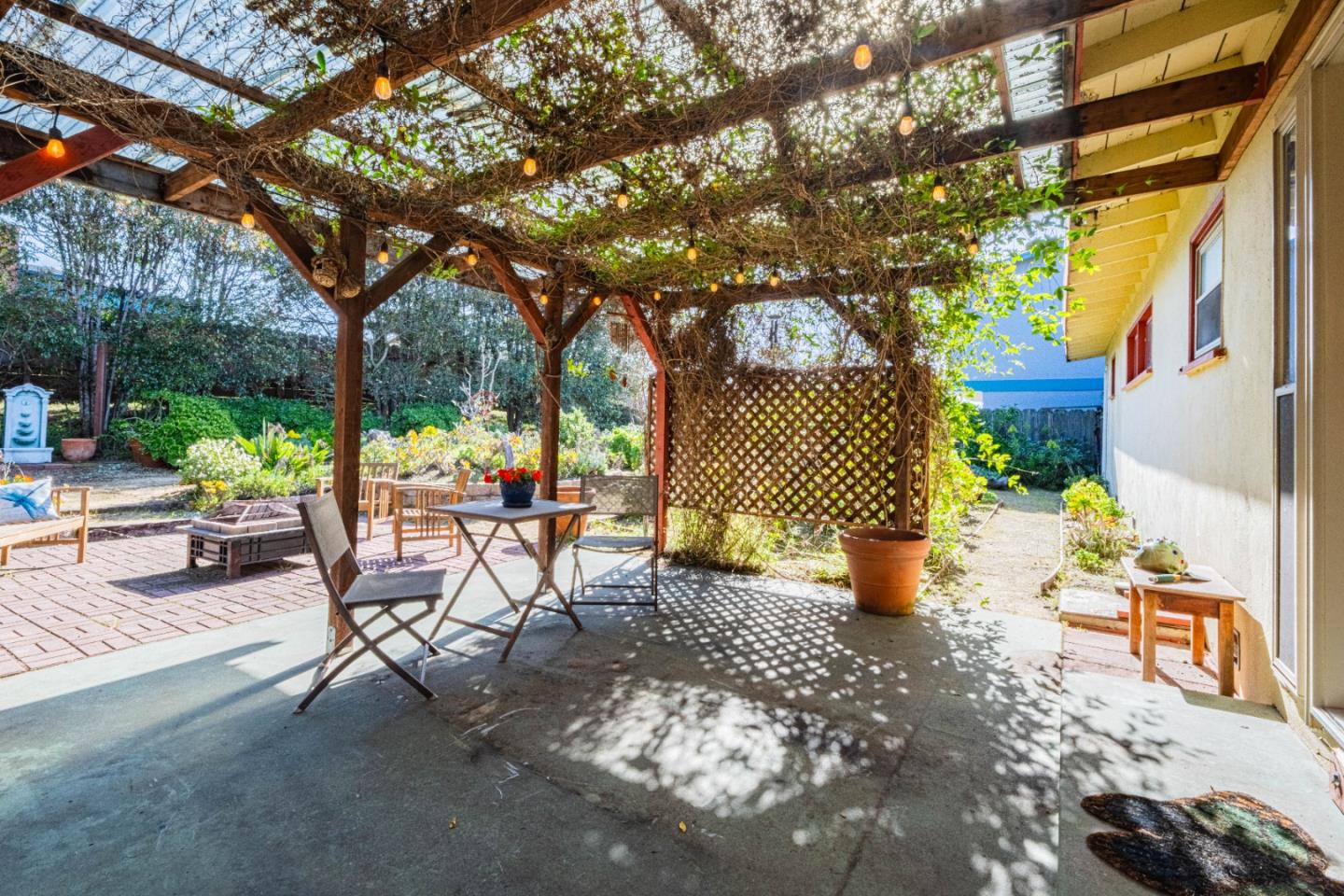 Detail Gallery Image 24 of 37 For 1960 Luzern St, Seaside,  CA 93955 - 3 Beds | 2 Baths