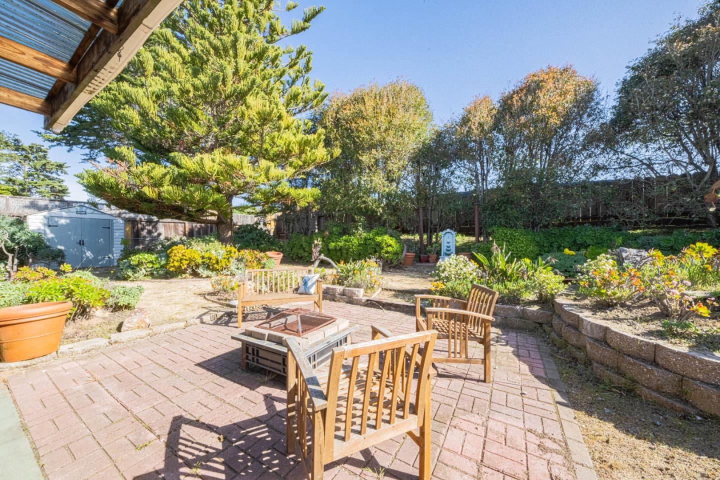 Detail Gallery Image 26 of 37 For 1960 Luzern St, Seaside,  CA 93955 - 3 Beds | 2 Baths