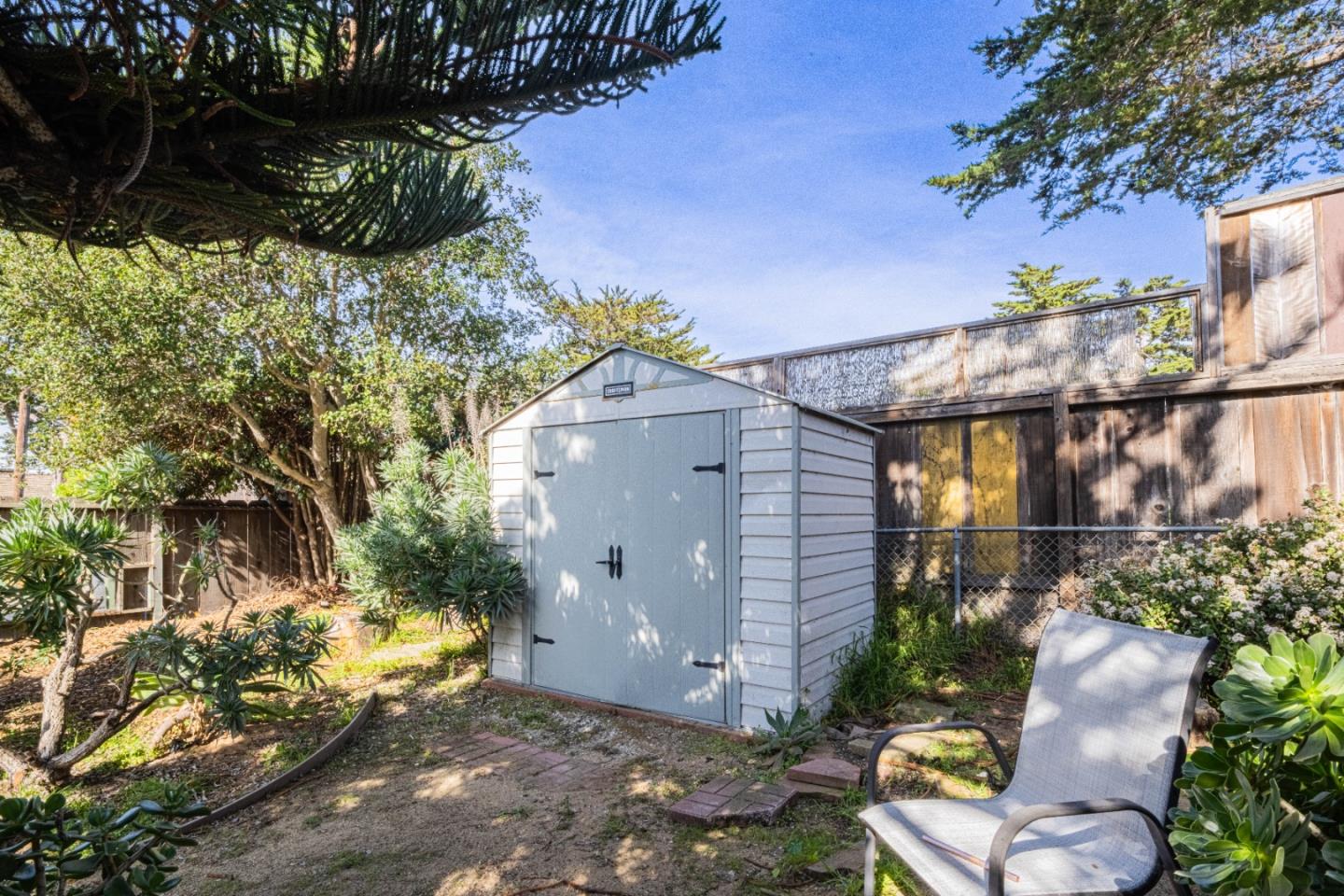 Detail Gallery Image 31 of 37 For 1960 Luzern St, Seaside,  CA 93955 - 3 Beds | 2 Baths