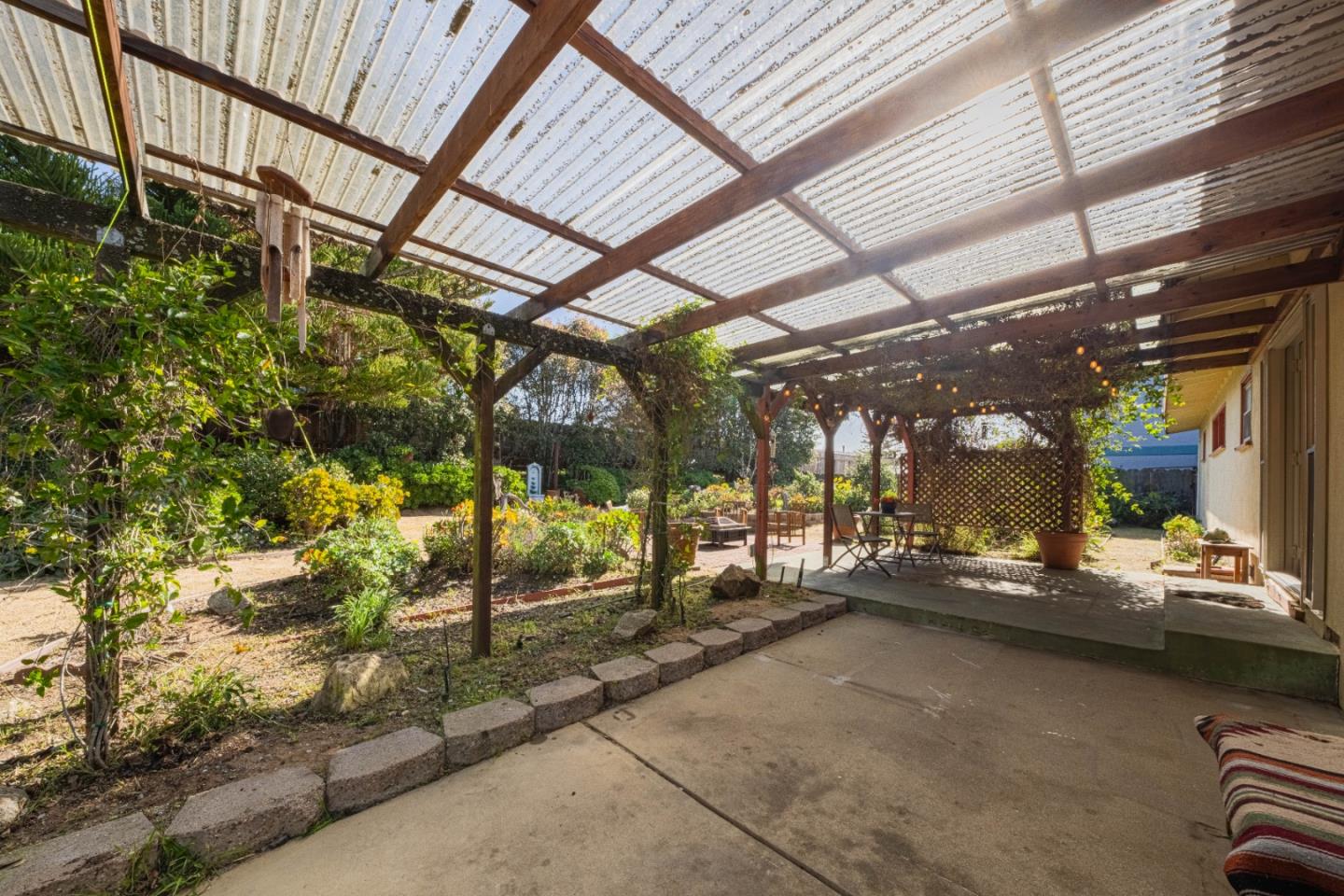 Detail Gallery Image 34 of 37 For 1960 Luzern St, Seaside,  CA 93955 - 3 Beds | 2 Baths