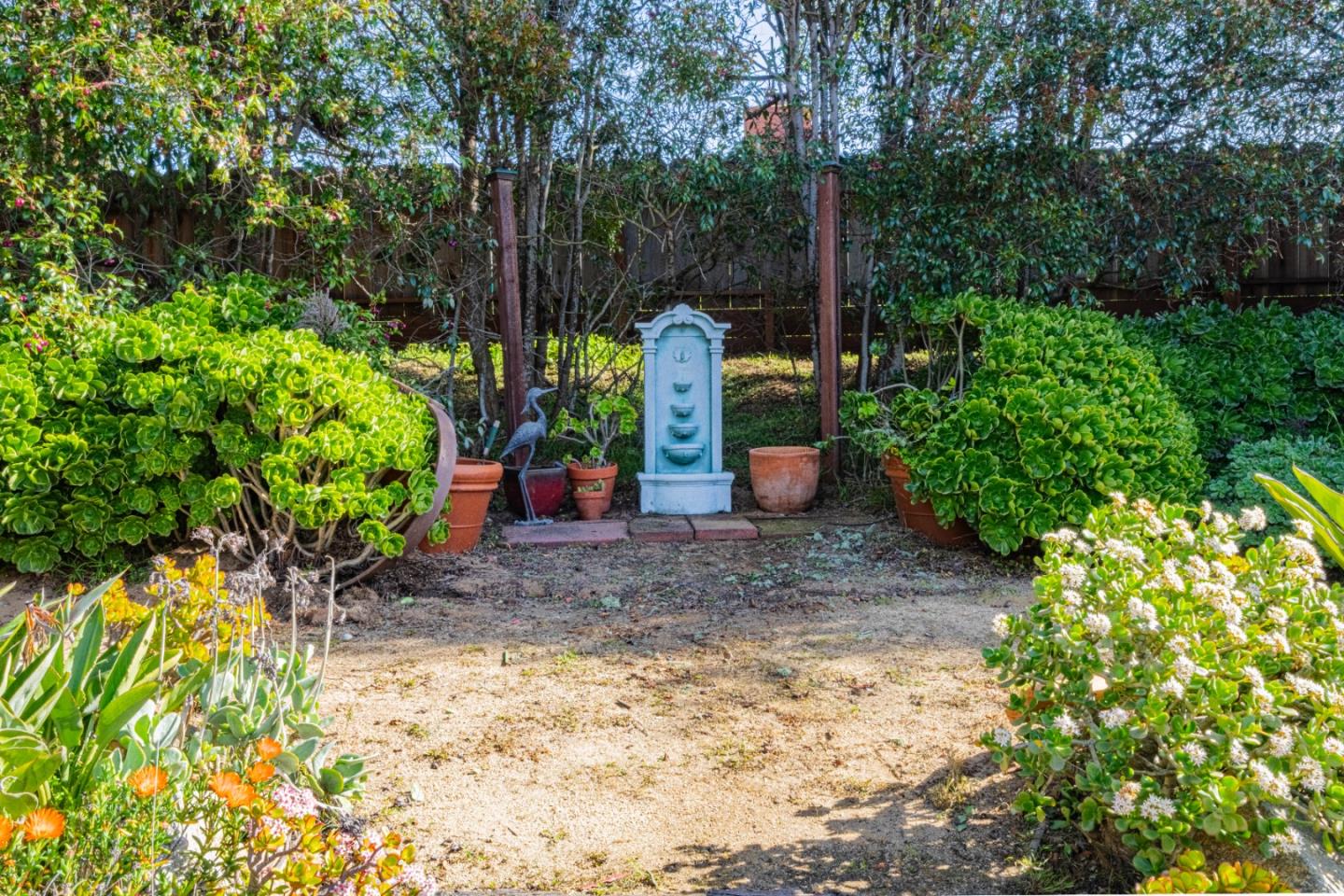 Detail Gallery Image 35 of 37 For 1960 Luzern St, Seaside,  CA 93955 - 3 Beds | 2 Baths