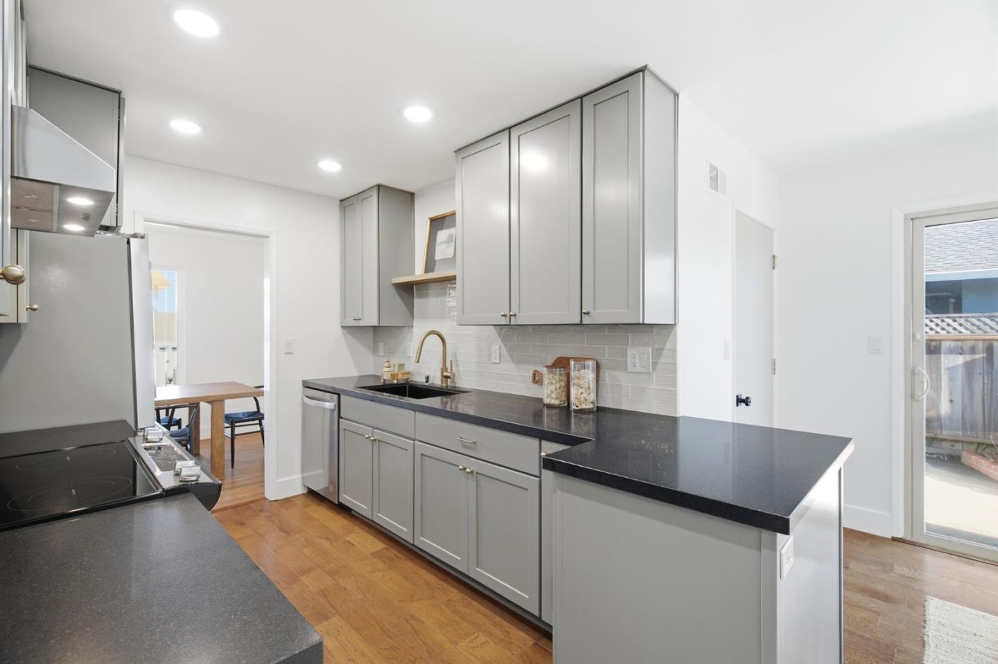 Detail Gallery Image 8 of 26 For 2245 Charleston Ave, San Bruno,  CA 94066 - 3 Beds | 2 Baths