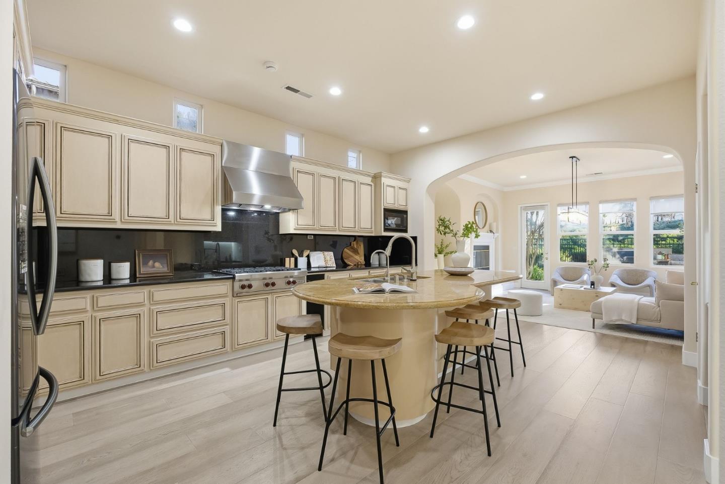 Detail Gallery Image 7 of 37 For 2631 Club Dr, Gilroy,  CA 95020 - 5 Beds | 3/1 Baths