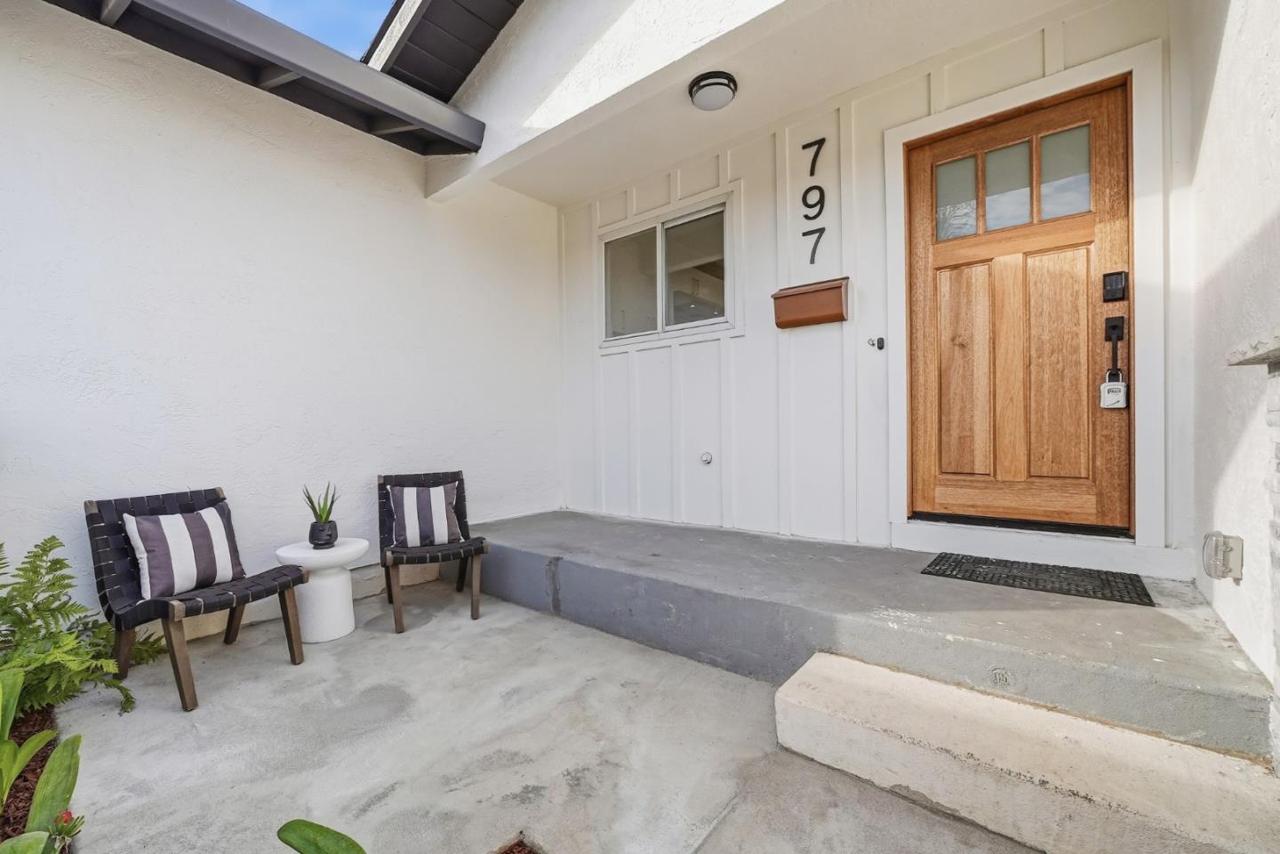 Detail Gallery Image 4 of 41 For 797 Fife Way, Sunnyvale,  CA 94087 - 3 Beds | 2 Baths