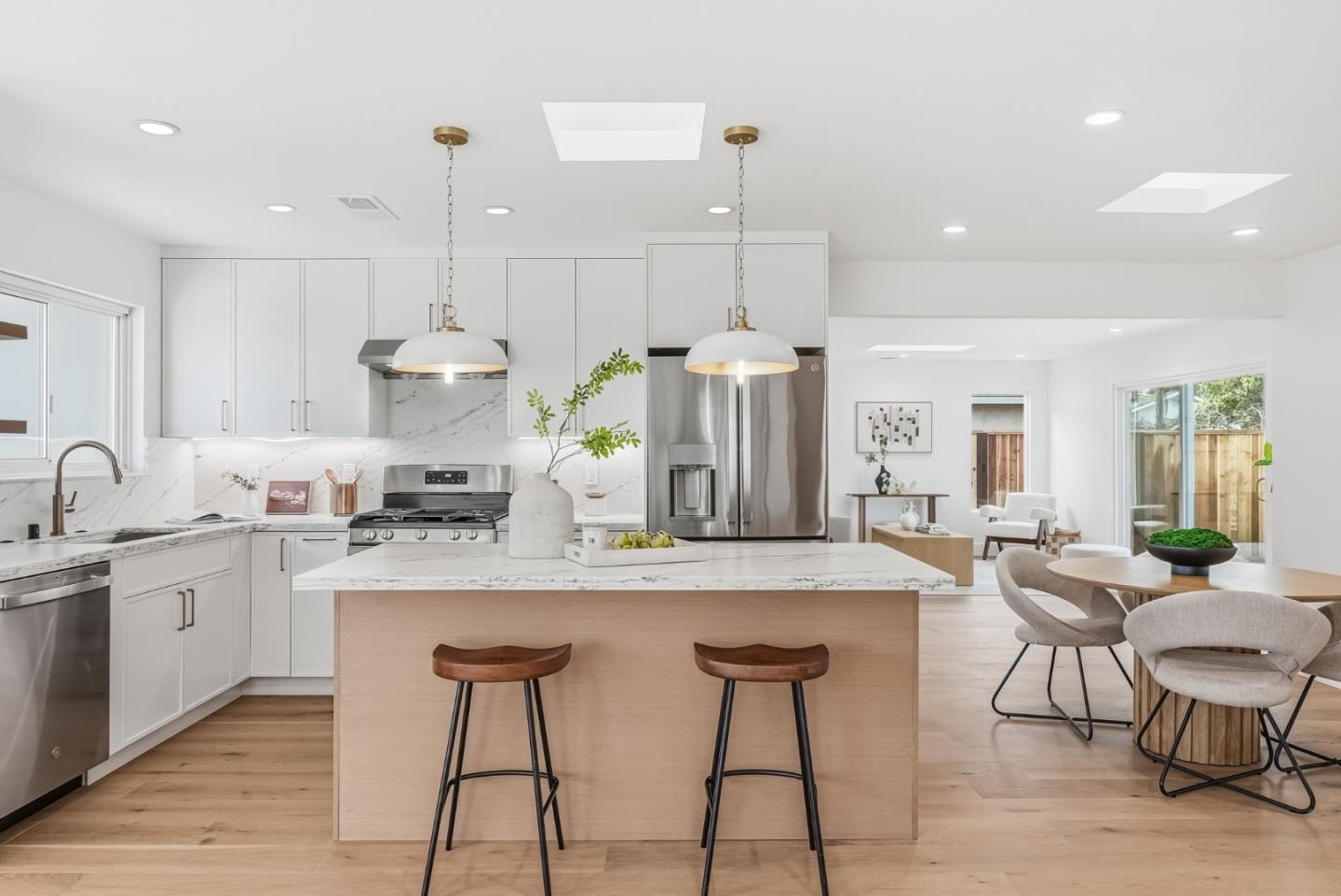 Detail Gallery Image 6 of 41 For 797 Fife Way, Sunnyvale,  CA 94087 - 3 Beds | 2 Baths