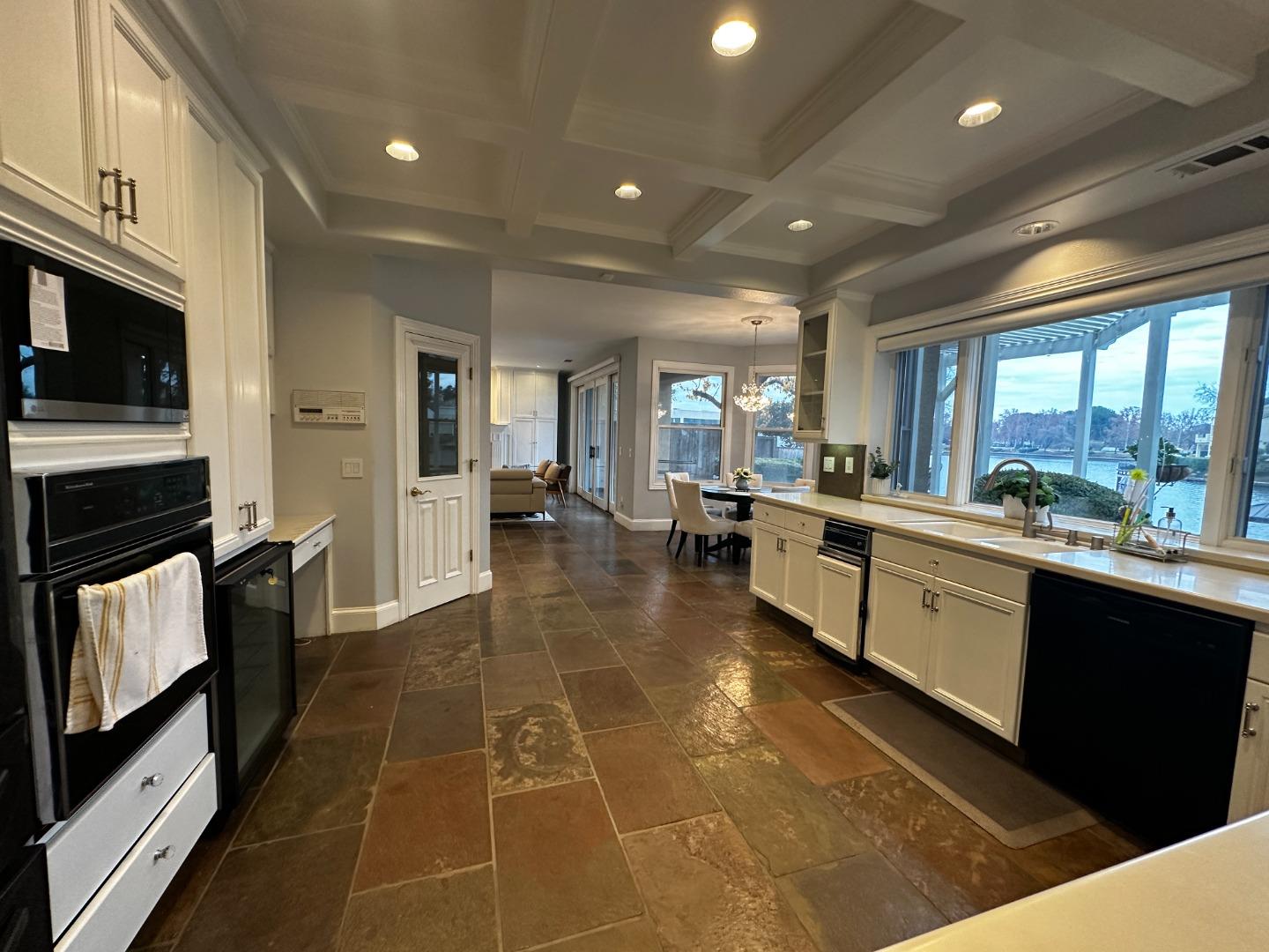 Detail Gallery Image 17 of 53 For 4824 Longcove Dr, Stockton,  CA 95219 - 4 Beds | 3/1 Baths