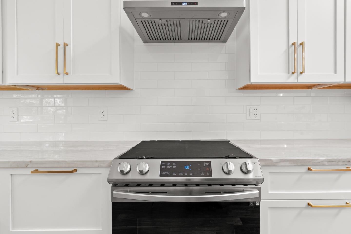 Detail Gallery Image 15 of 51 For 102 Tree Frog Ln, Santa Cruz,  CA 95060 - 2 Beds | 2 Baths