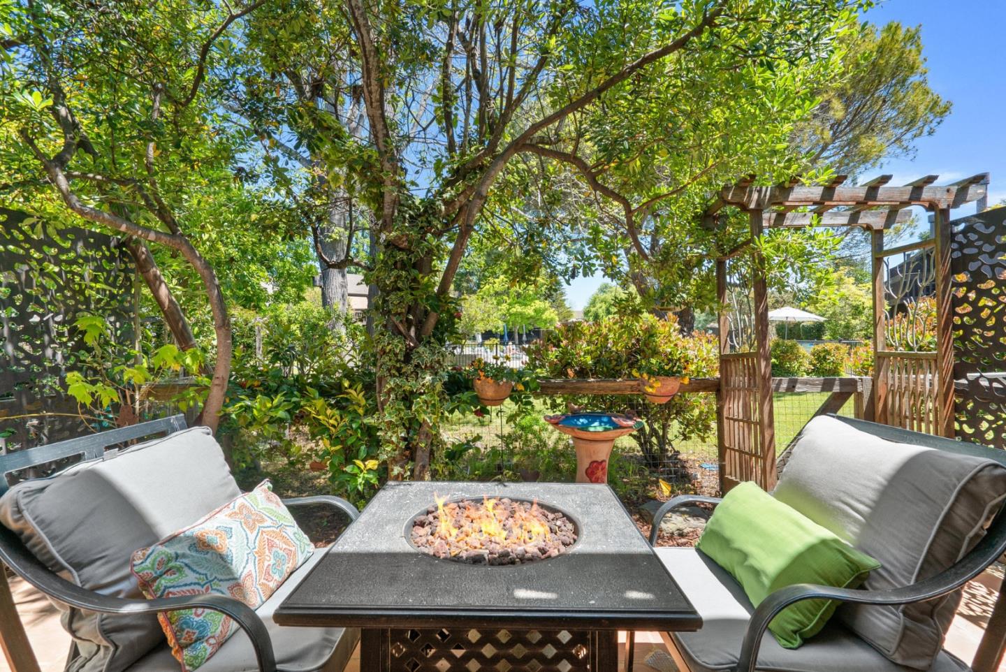 Detail Gallery Image 30 of 51 For 102 Tree Frog Ln, Santa Cruz,  CA 95060 - 2 Beds | 2 Baths