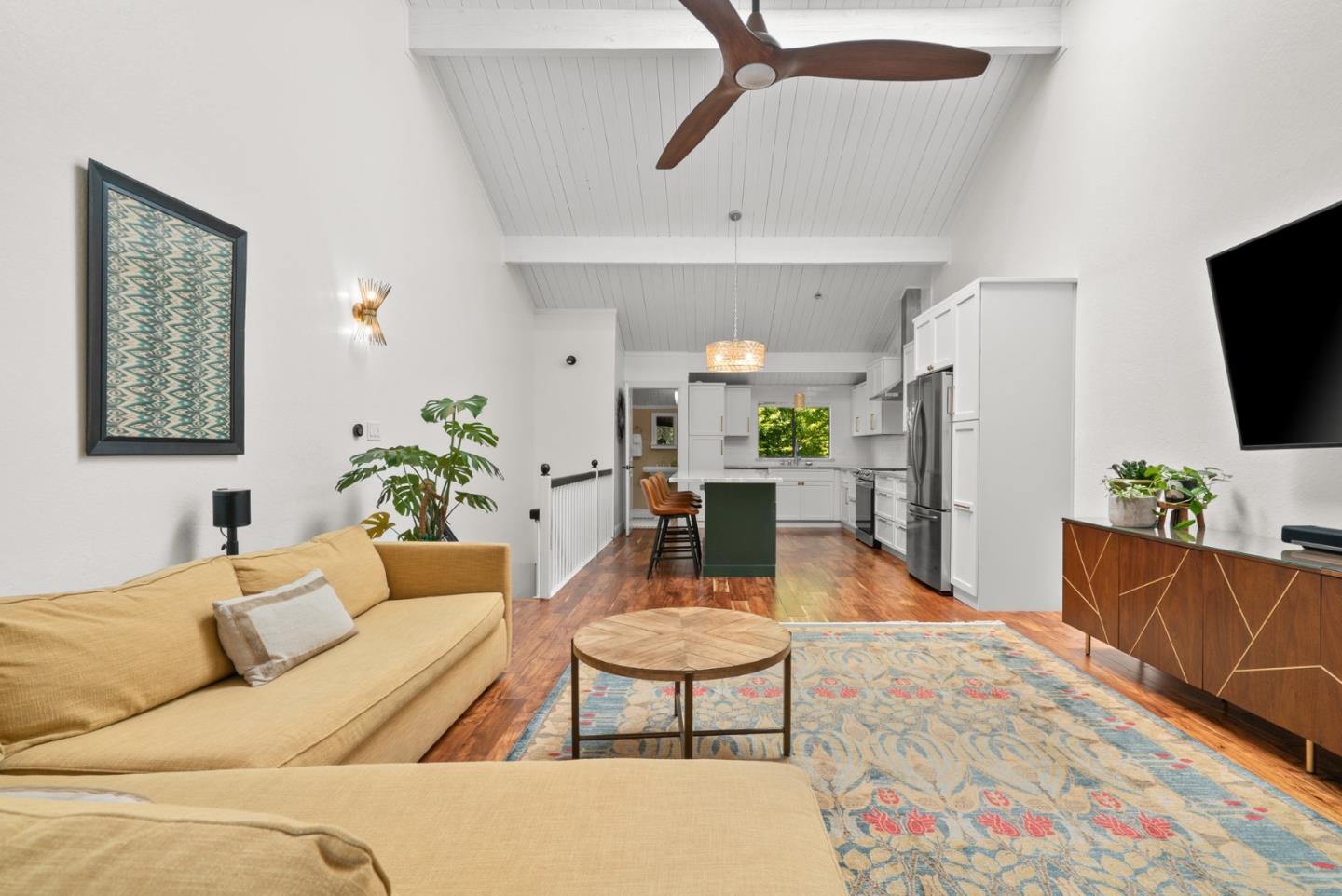 Detail Gallery Image 8 of 51 For 102 Tree Frog Ln, Santa Cruz,  CA 95060 - 2 Beds | 2 Baths