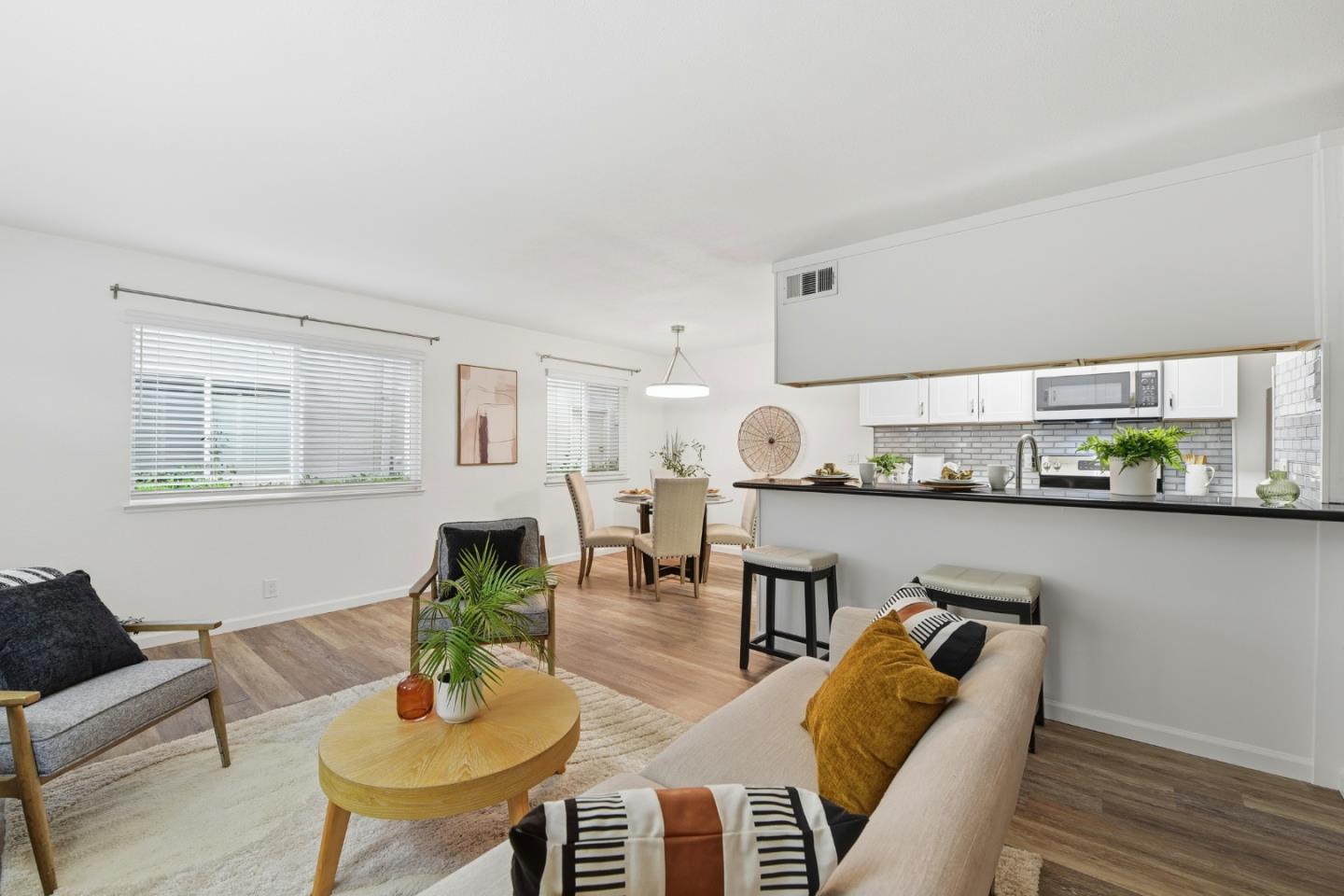 Photo #4: ML82030053 Listing: Photo #4