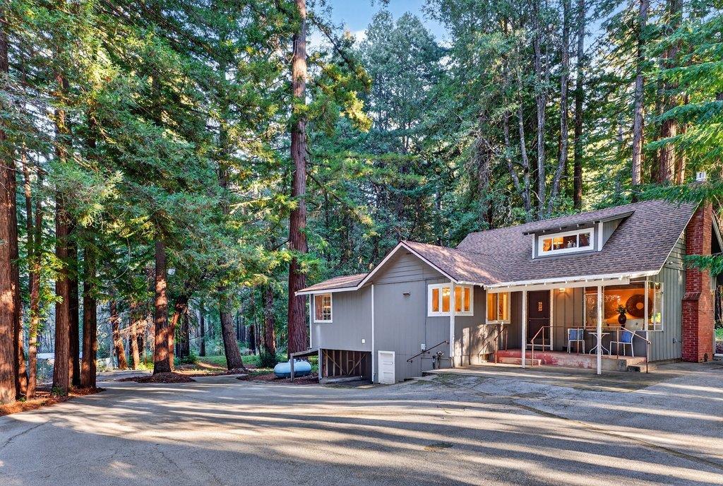 Detail Gallery Image 3 of 55 For 8472 Empire Grade, Santa Cruz,  CA 95060 - 2 Beds | 1 Baths