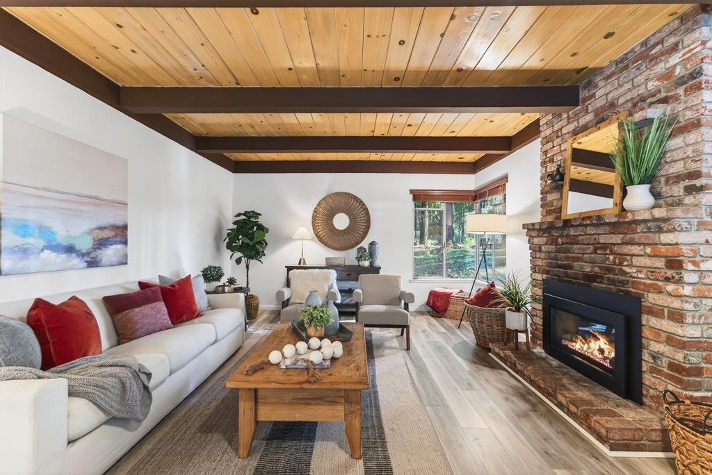 Detail Gallery Image 7 of 55 For 8472 Empire Grade, Santa Cruz,  CA 95060 - 2 Beds | 1 Baths