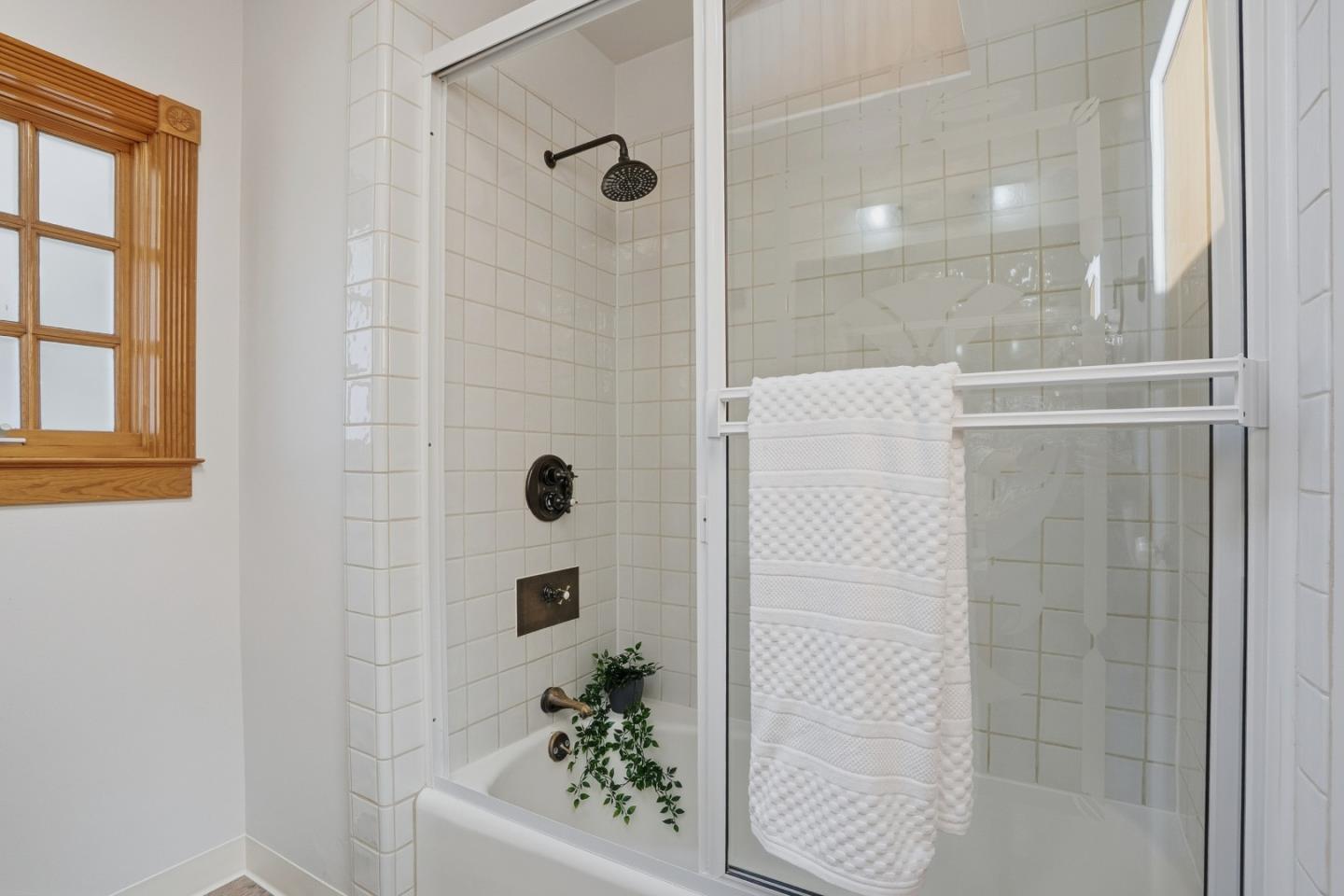 Detail Gallery Image 18 of 46 For 656 24th Ave, Santa Cruz,  CA 95062 - 2 Beds | 3 Baths