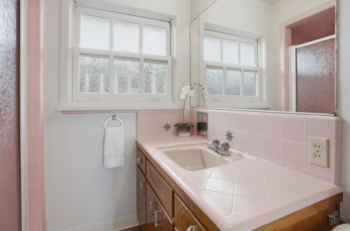 Detail Gallery Image 22 of 46 For 656 24th Ave, Santa Cruz,  CA 95062 - 2 Beds | 3 Baths