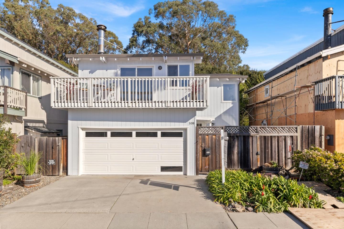 Detail Gallery Image 3 of 34 For 108 Jessie St, Santa Cruz,  CA 95060 - 3 Beds | 2 Baths