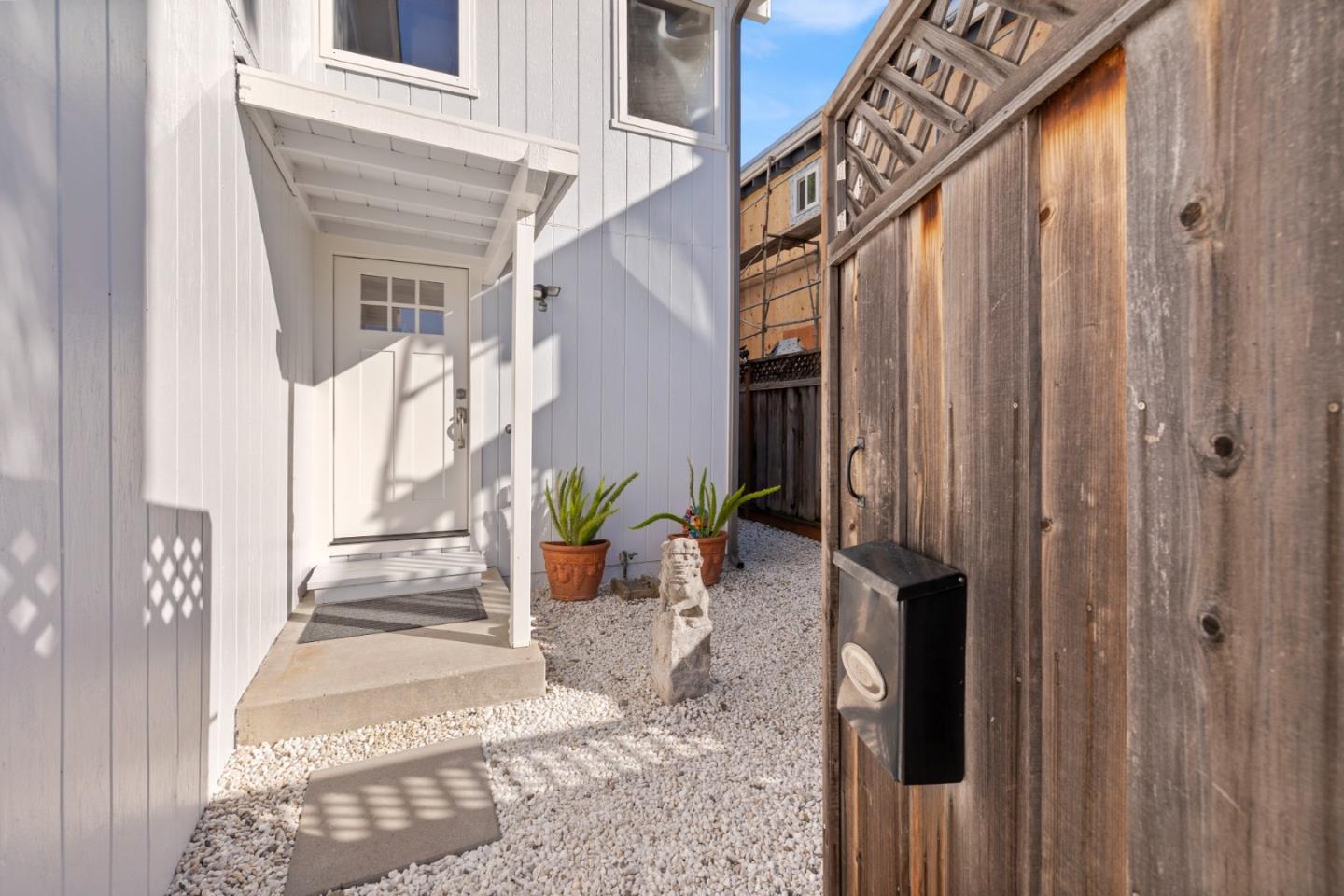 Detail Gallery Image 4 of 34 For 108 Jessie St, Santa Cruz,  CA 95060 - 3 Beds | 2 Baths