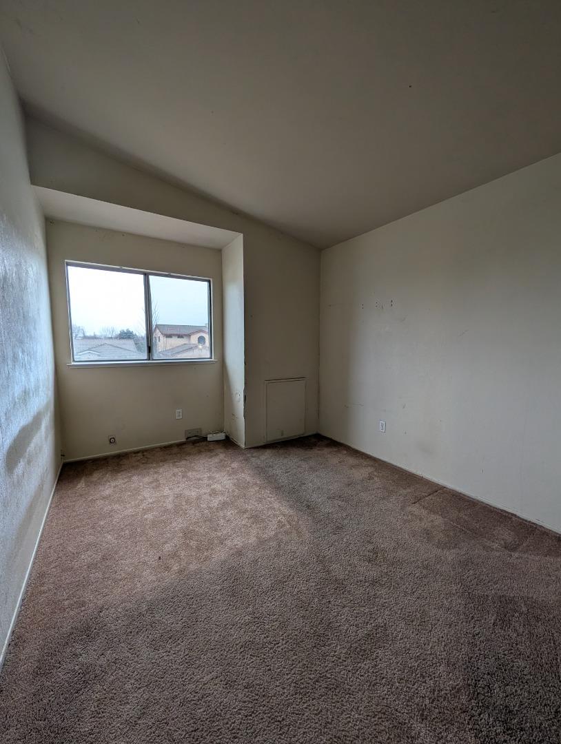 Detail Gallery Image 13 of 14 For 4900 Camino Royale Dr, Sacramento,  CA 95823 - 3 Beds | 2/1 Baths