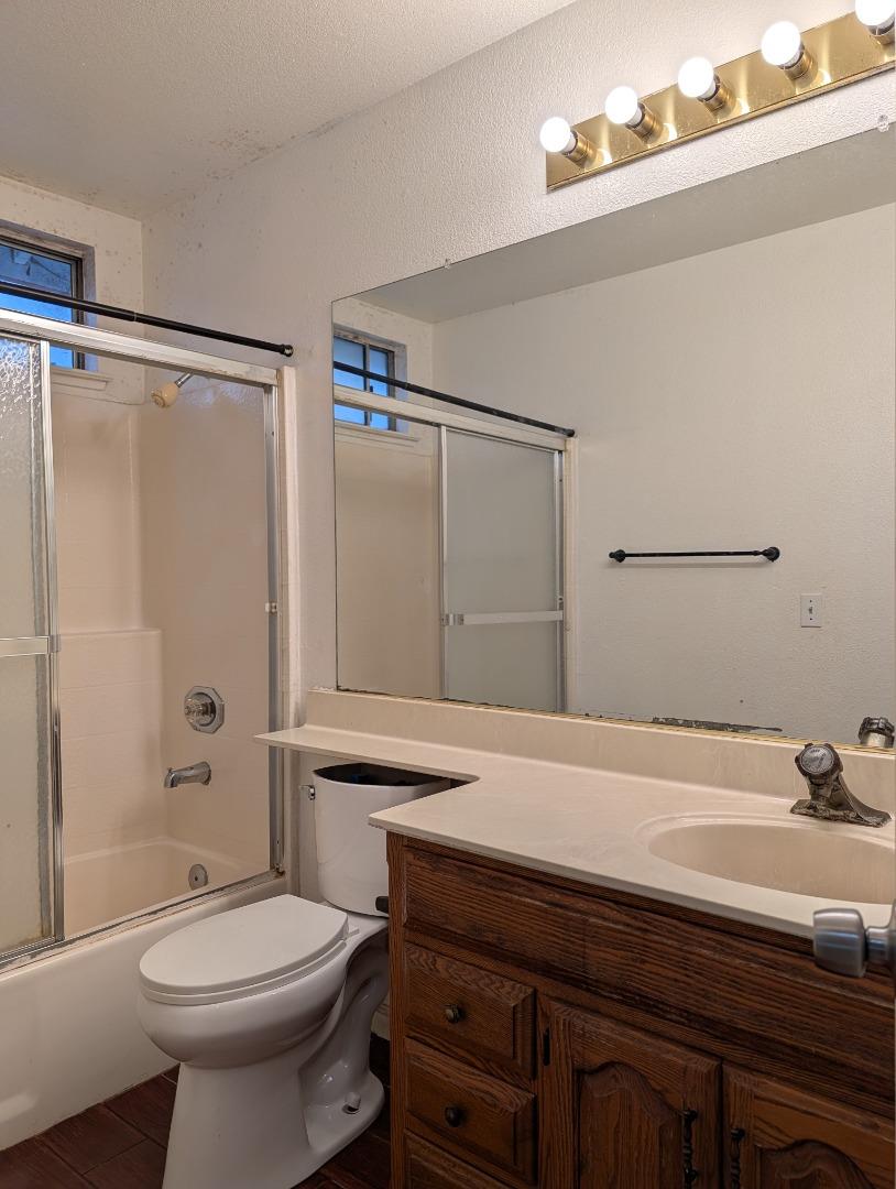 Detail Gallery Image 14 of 14 For 4900 Camino Royale Dr, Sacramento,  CA 95823 - 3 Beds | 2/1 Baths