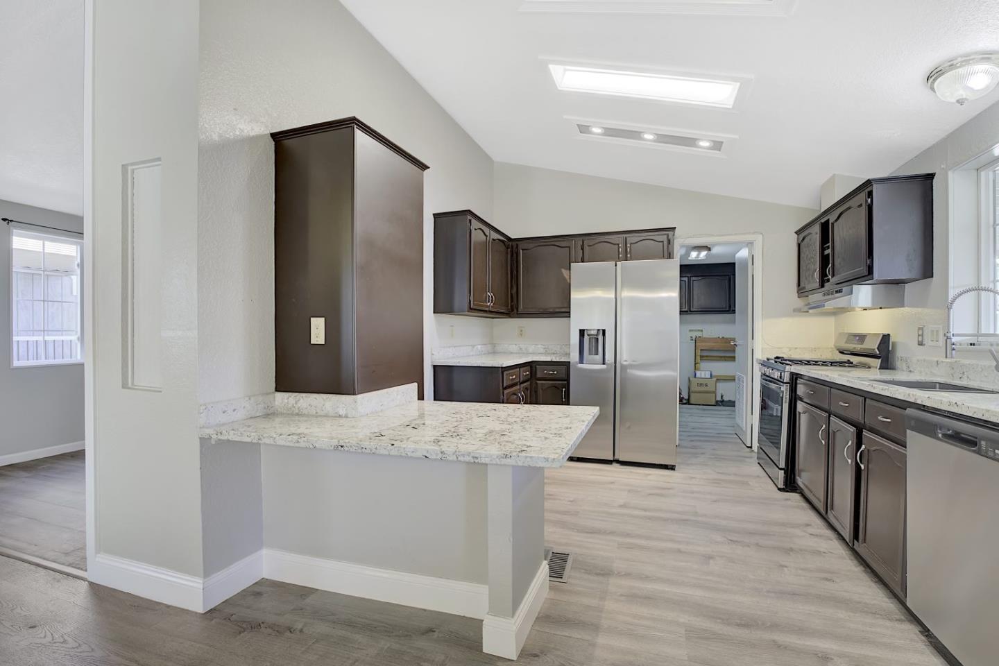Detail Gallery Image 6 of 34 For 866 Spindrift #866,  San Jose,  CA 95134 - 3 Beds | 2 Baths