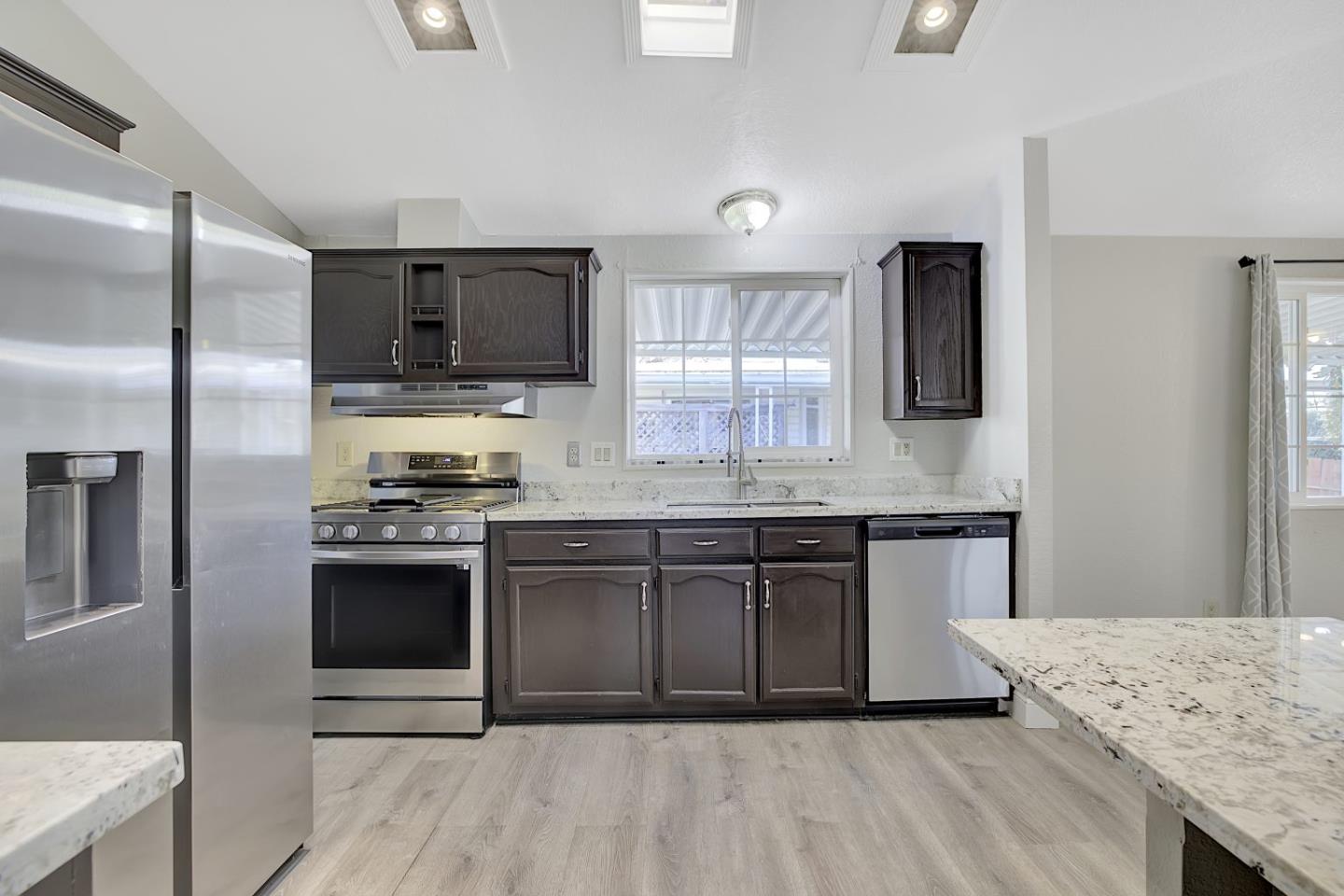 Detail Gallery Image 7 of 34 For 866 Spindrift #866,  San Jose,  CA 95134 - 3 Beds | 2 Baths