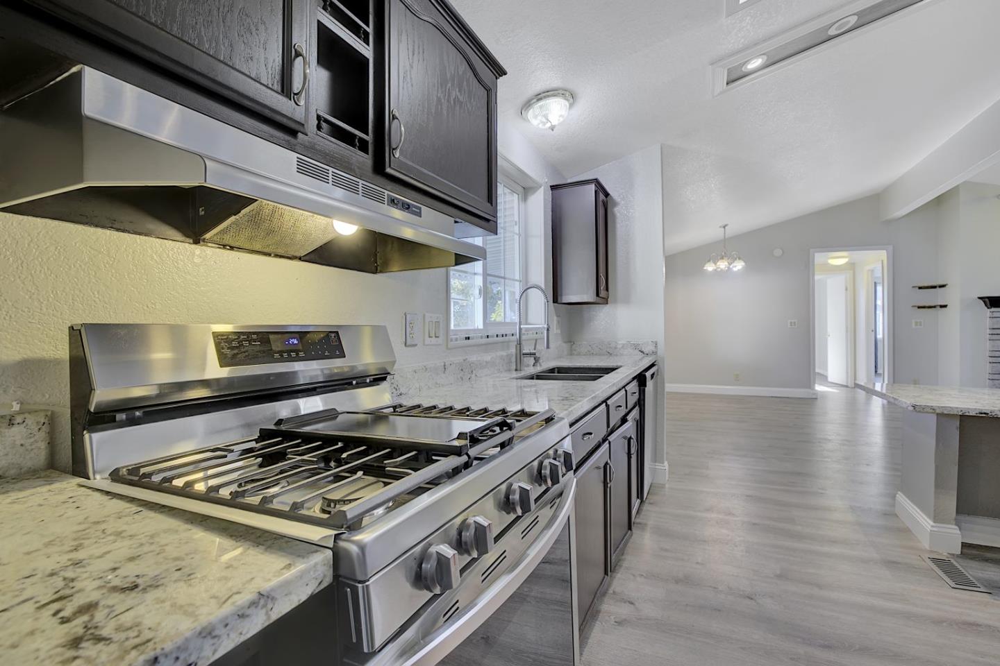 Detail Gallery Image 9 of 34 For 866 Spindrift #866,  San Jose,  CA 95134 - 3 Beds | 2 Baths