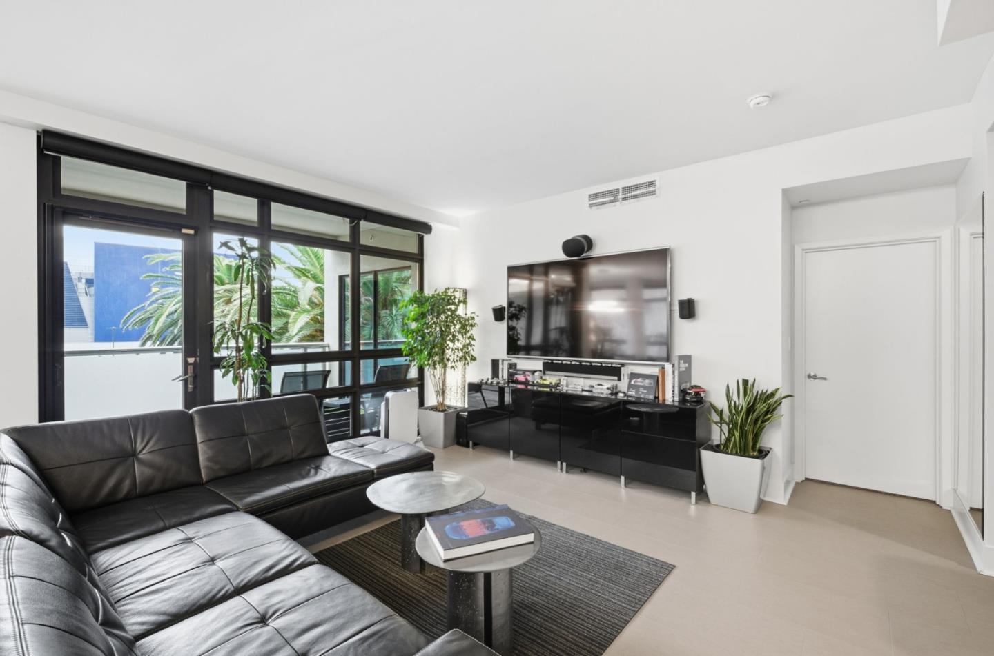 Detail Gallery Image 11 of 36 For 88 E San Fernando St #308,  San Jose,  CA 95113 - 3 Beds | 2/1 Baths