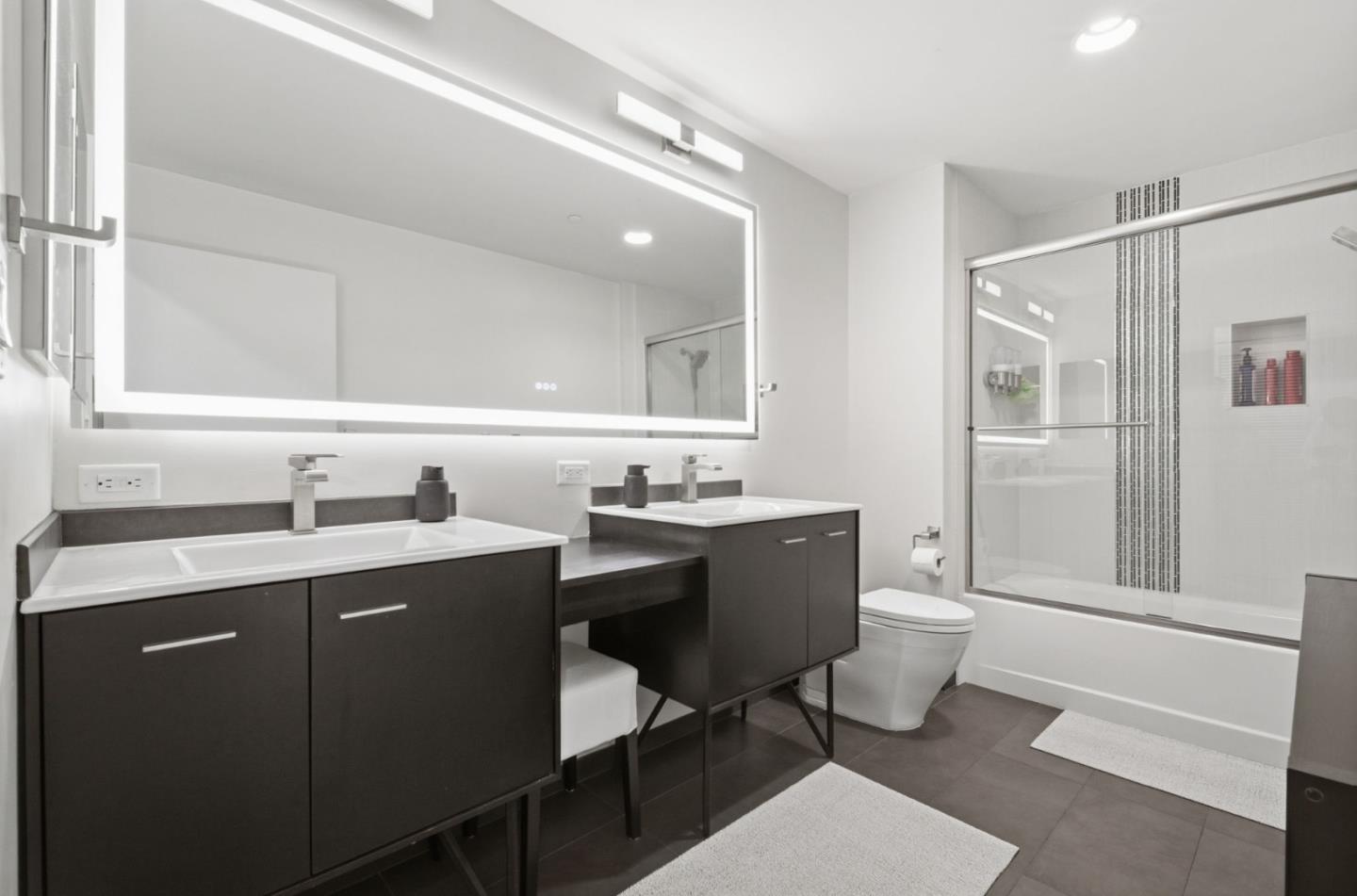 Detail Gallery Image 21 of 36 For 88 E San Fernando St #308,  San Jose,  CA 95113 - 3 Beds | 2/1 Baths