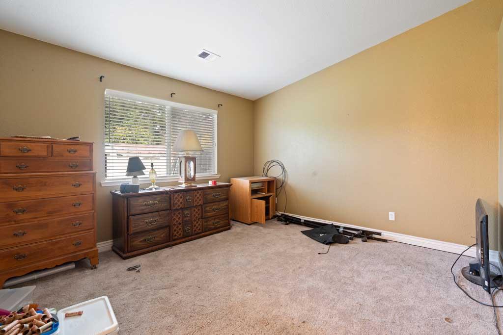 Detail Gallery Image 13 of 20 For 1940 Sycamore, Hollister,  CA 95023 - 3 Beds | 2 Baths