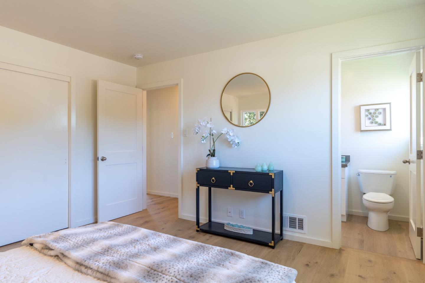 Detail Gallery Image 25 of 63 For 15 Buckland Ct, San Carlos,  CA 94070 - 3 Beds | 2/1 Baths